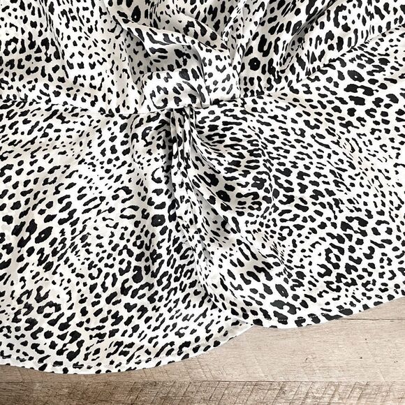 🌺 Worthington Cheetah Neck Tie Peplum Faux Wrap Lightweight Blouse Size M - Picture 7 of 11